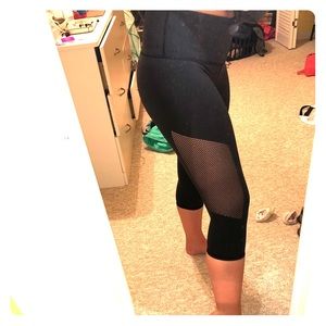 Lululemon Reveal Crops Size 4